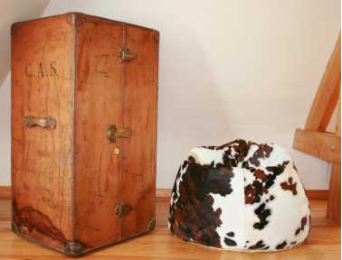 Fauteuil pouf Oscar en peau de vache Normande