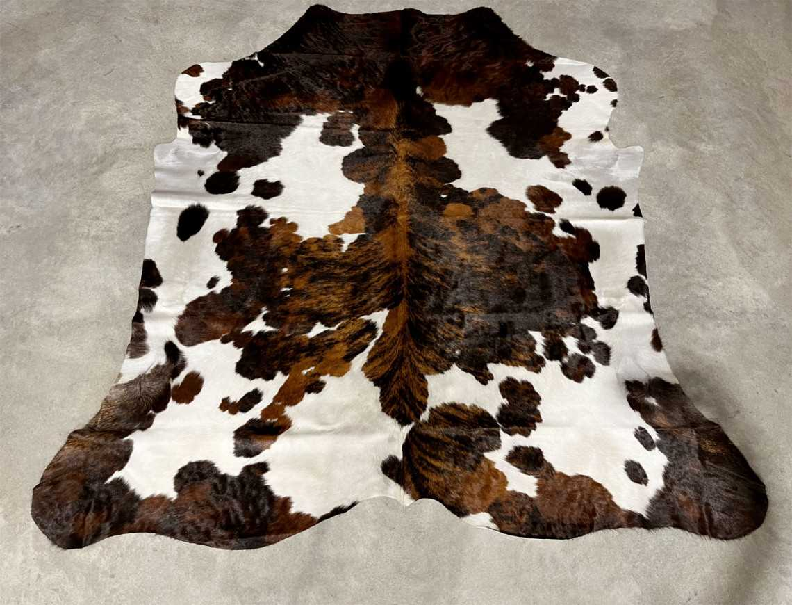 Ref.A853 - Tricolor cowhide