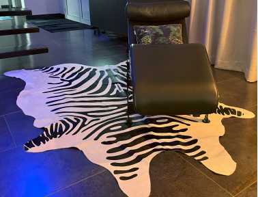 "Gaspard" zebra cowhide