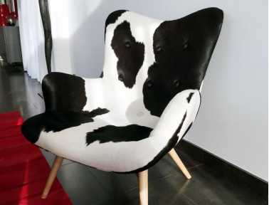 Black & White Cowhide Armchair "Bô" by Sonia.M