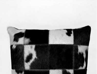 Coussin patchwork 30 x 50 cm en peau de vache Noire & Blanche SIMPLE FACE