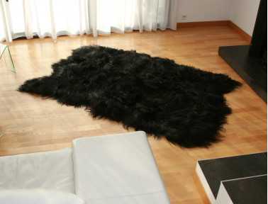 Tapis en peau de mouton islandais noir