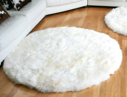 Round sheepskin rug