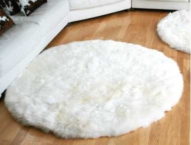 Round sheepskin rug