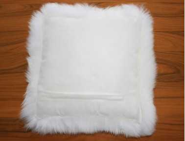 SINGLE SIDED WHITE SHEEPSKIN CUSHION