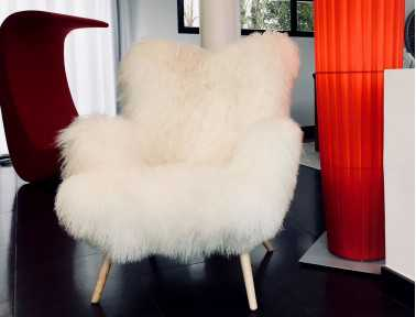 Mongolian lambskin armchair "Bô" by Sonia.M