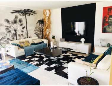 Patchwork rug in black and white cowhide